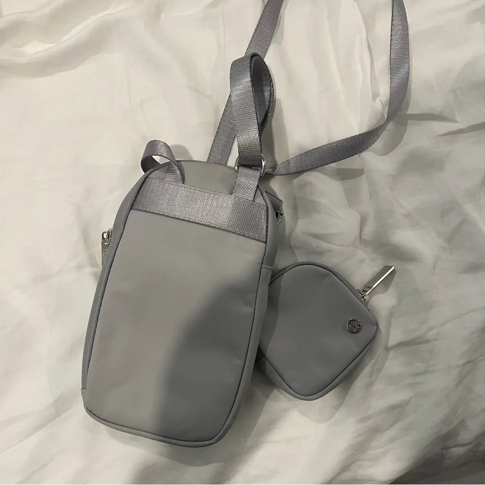 Lululemon small cross body bag with coin purse - Picture 2 of 3